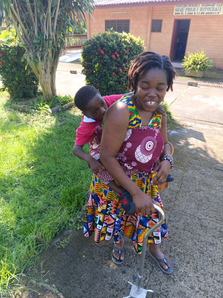 L'ultima spedizione al don Orione di Bonoua